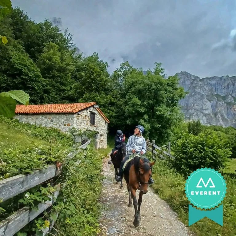 Paseo a caballo en Cantabria
