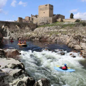 Turismo activo en Ávila Rafting en la Sierra de Gredos