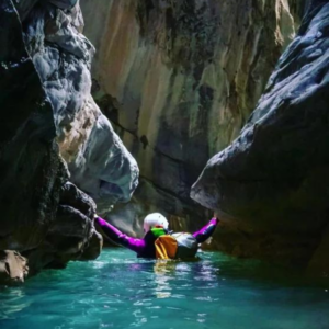 Aventura de barranquismo en el Barranco de las Gloces