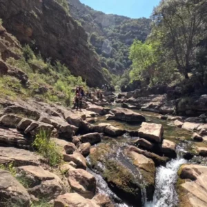 Emocionante barranquismo acuático en el Cañón del Leza, La Rioja