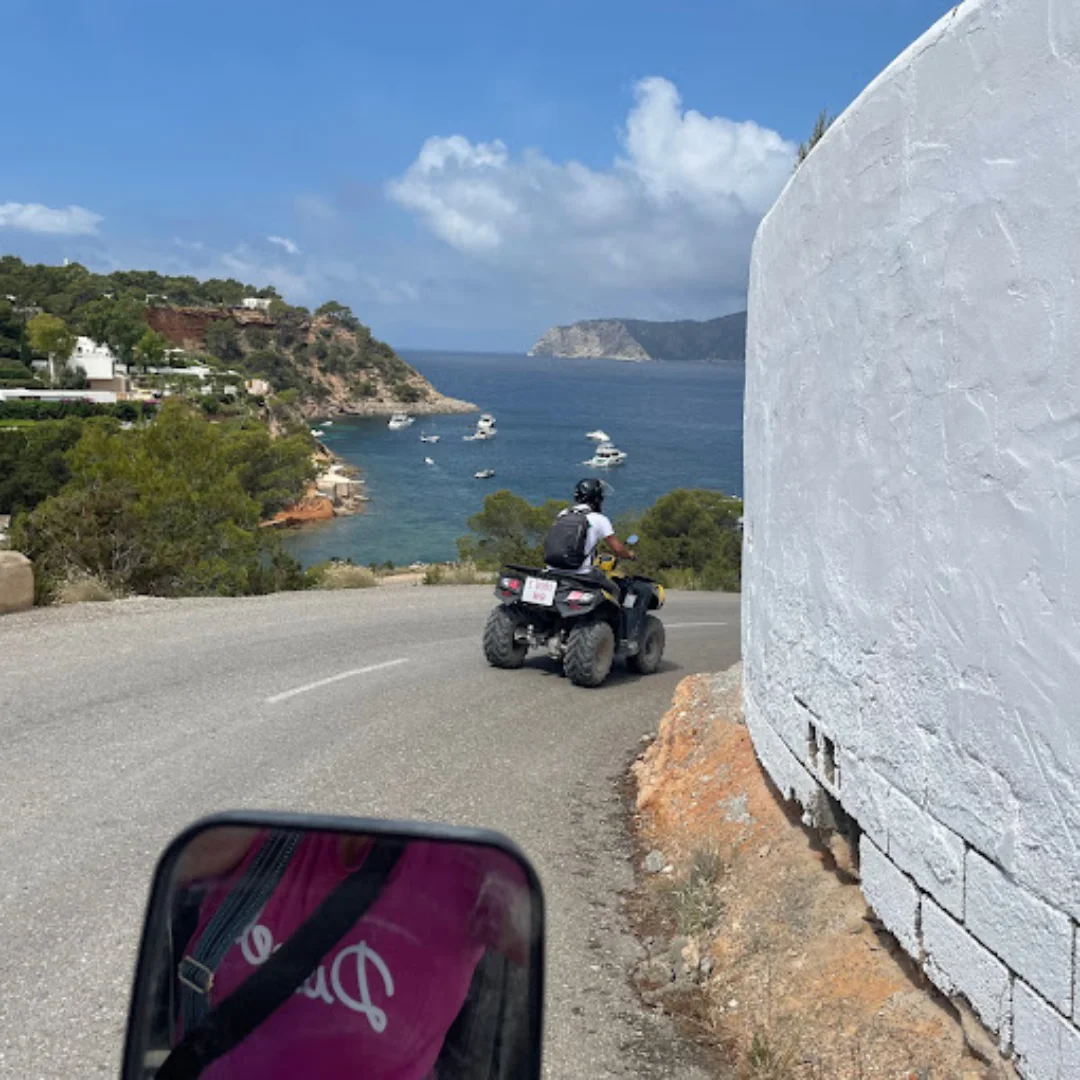 Excursiones en quad en Ibiza descubre calas