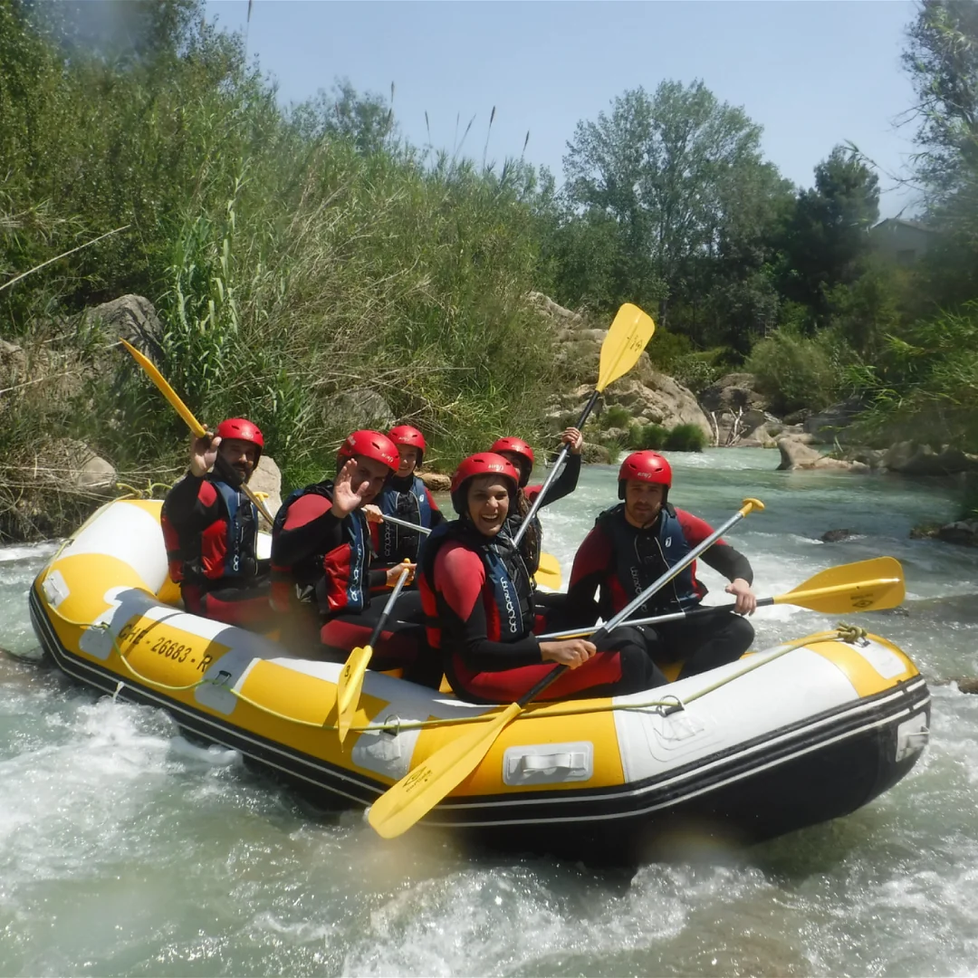 Initiation level rafting experience in Teruel