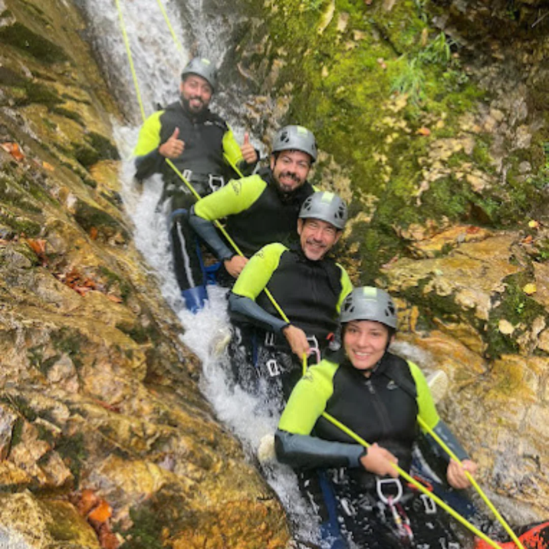 Aventura en barranco acuático en Asturias