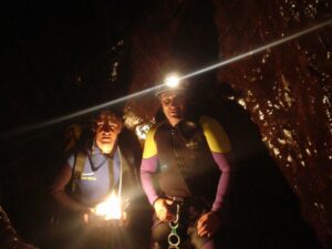 Espeleobarranquismo en el río Bedón desde Arriondas, Asturias