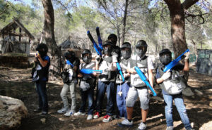 Paintball infantil, para niños, en Estivella, Valencia, a partir de los 8 años de edad.