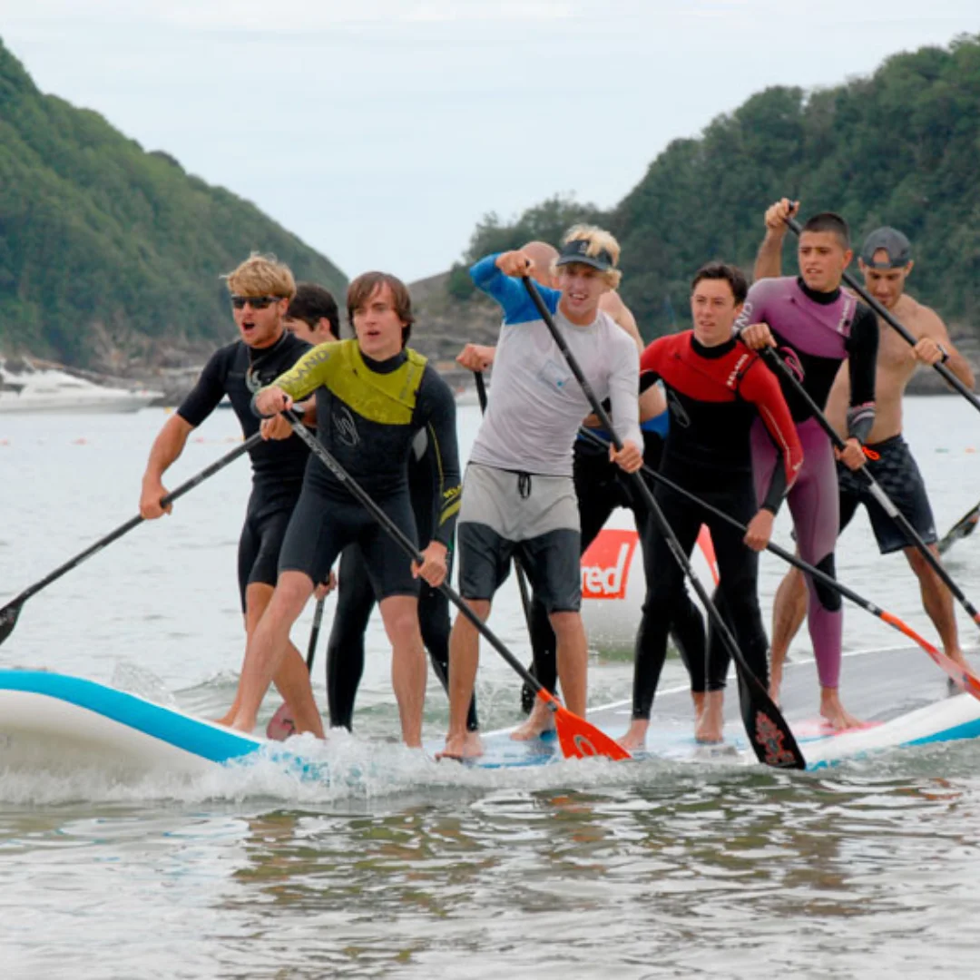 Actividades acuáticas de paddle surf en Playa de la Concha