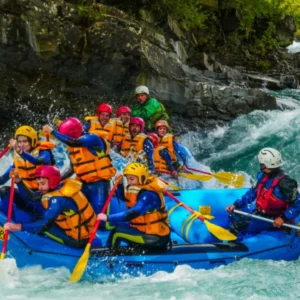 Aventura en rafting para grupos en el río Ara