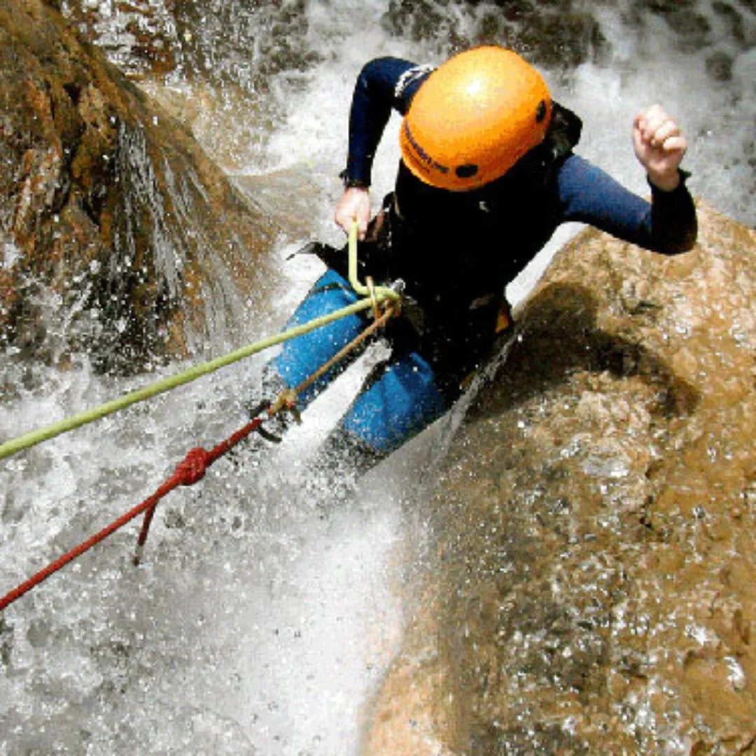 Descenso de barrancos en los Pirineos para principiantes