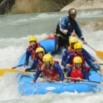 Experiencia de rafting de día completo en plena naturaleza por el río Gállego