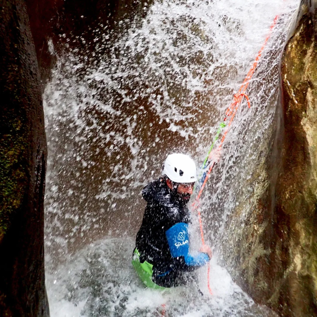 Barranquismo acuático en el barranco Artazul