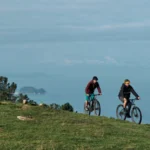 Rutas personalizadas en e-MTB por la Costa Vasca