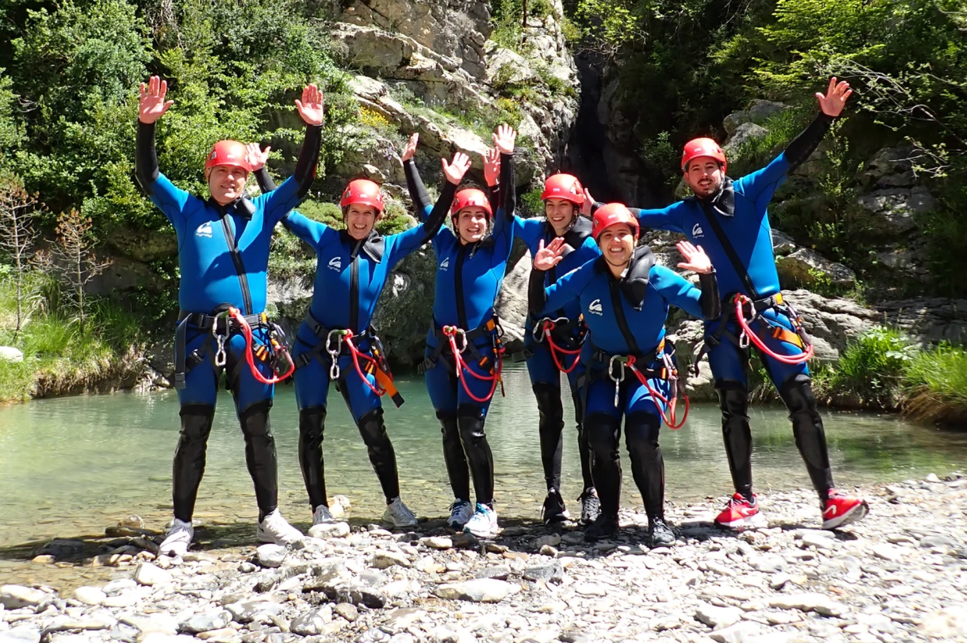 Barranquismo Combinado: Iniciación + Intermedio en el Pirineo.