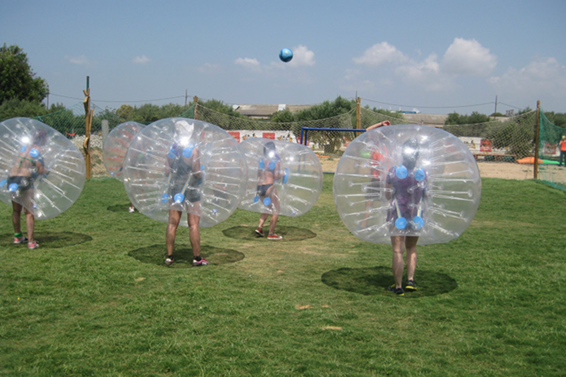 Wipeout de invierno + Bubble Soccer en La Canonja, Tarragona.