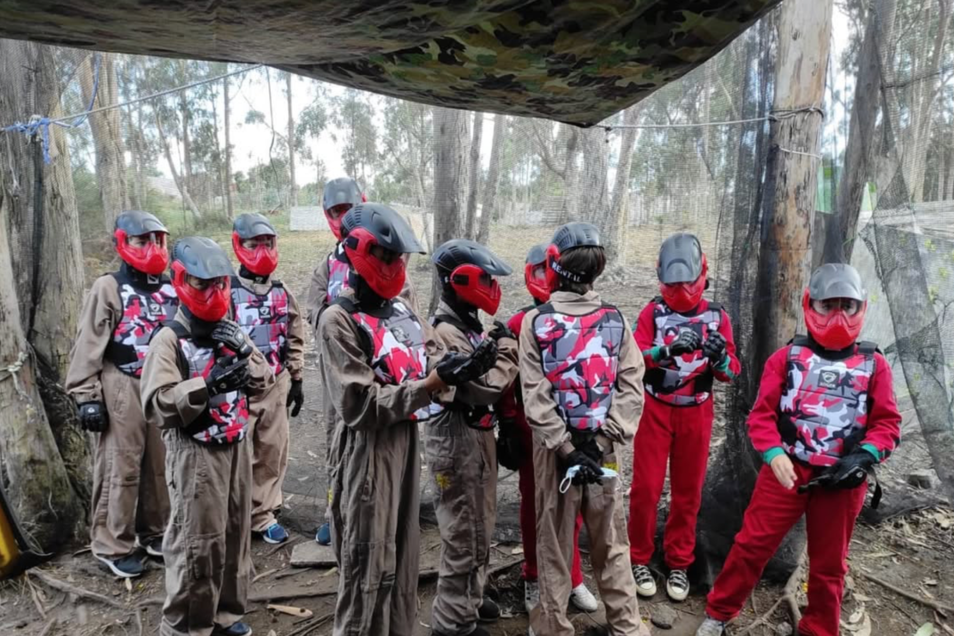 Paintball infantil sobre escenarios naturales en La Coruña.