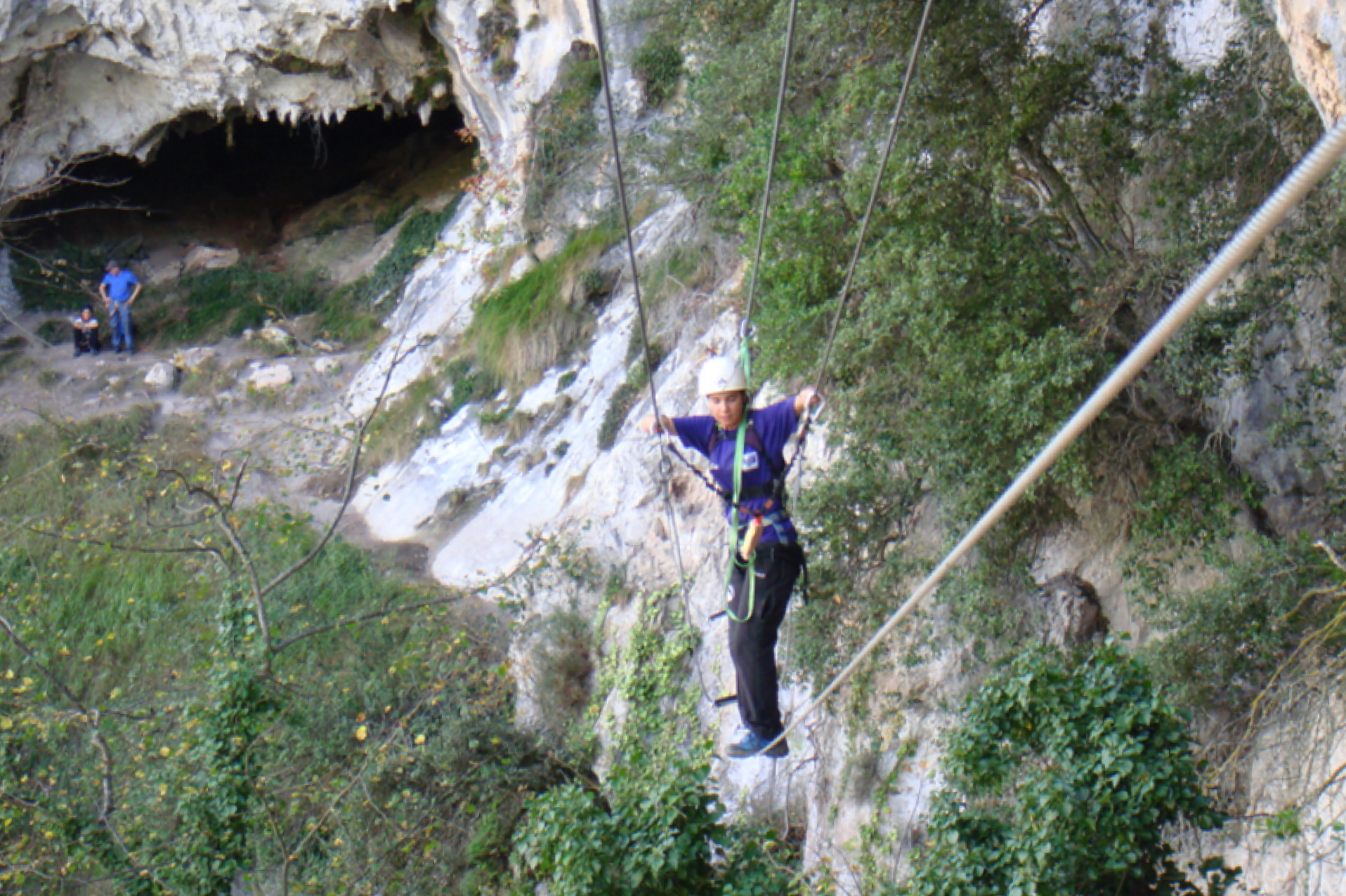 Vía Ferrata desde Los Puentes hasta La Cueva Piloña, Asturias.