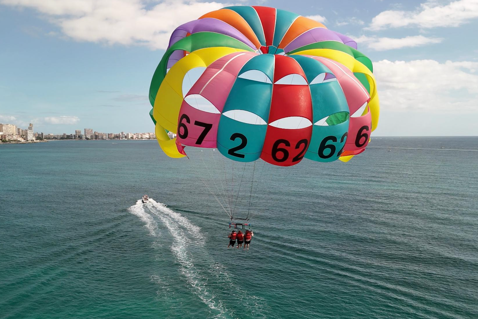 Vuelo en Parasailing + Lancha rápida en Aguadulce