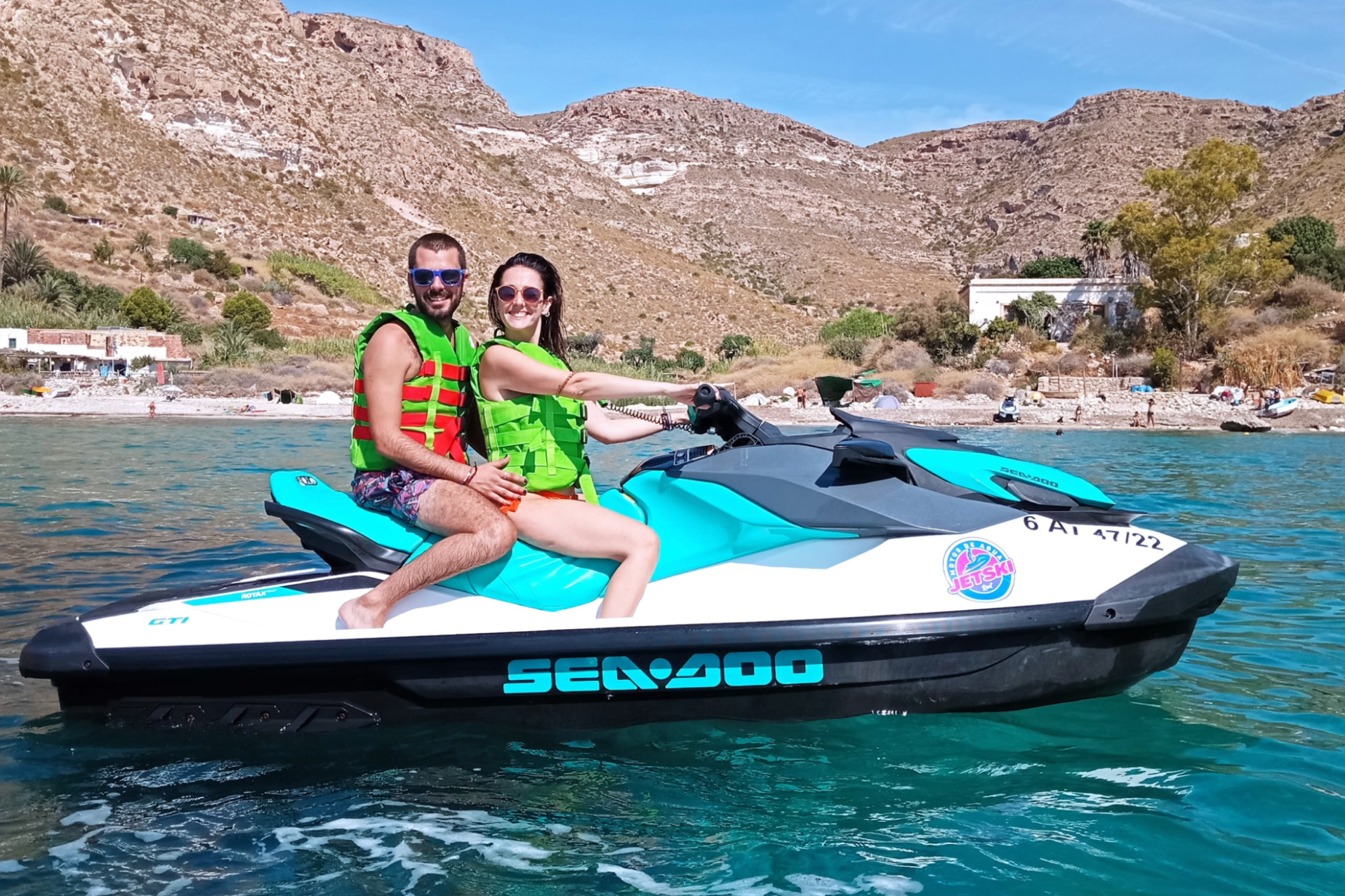 Alquiler de Moto de Agua a la Playa de la Romanilla o Punta del Torrejón.