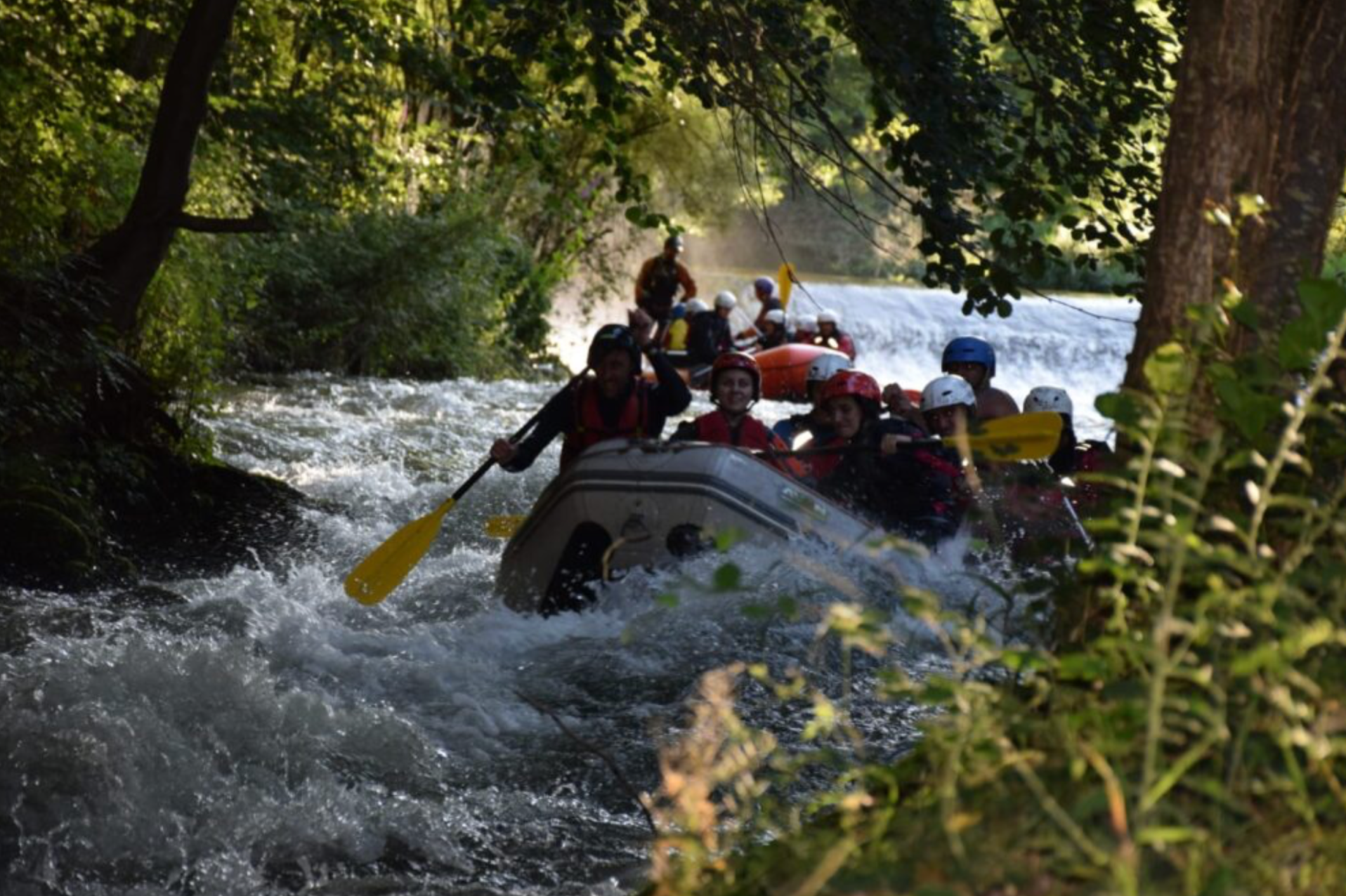 Rafting por el rĆo Tregua en LogroƱo.