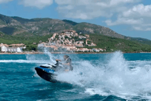 Motos de Agua por la Costa de Alcossebre sin titulación.