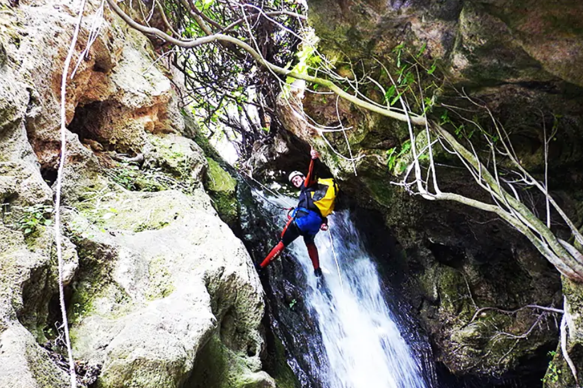 Barranco acuƔtico del Nacimiento en Valencia.