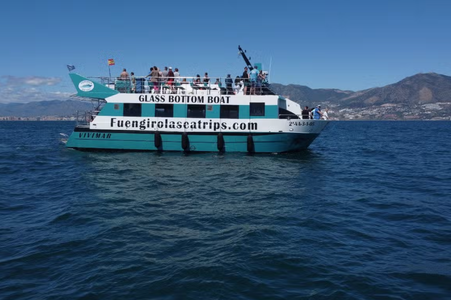 Fiesta en Barco por la Costa del Sol desde Fuengirola, Málaga.