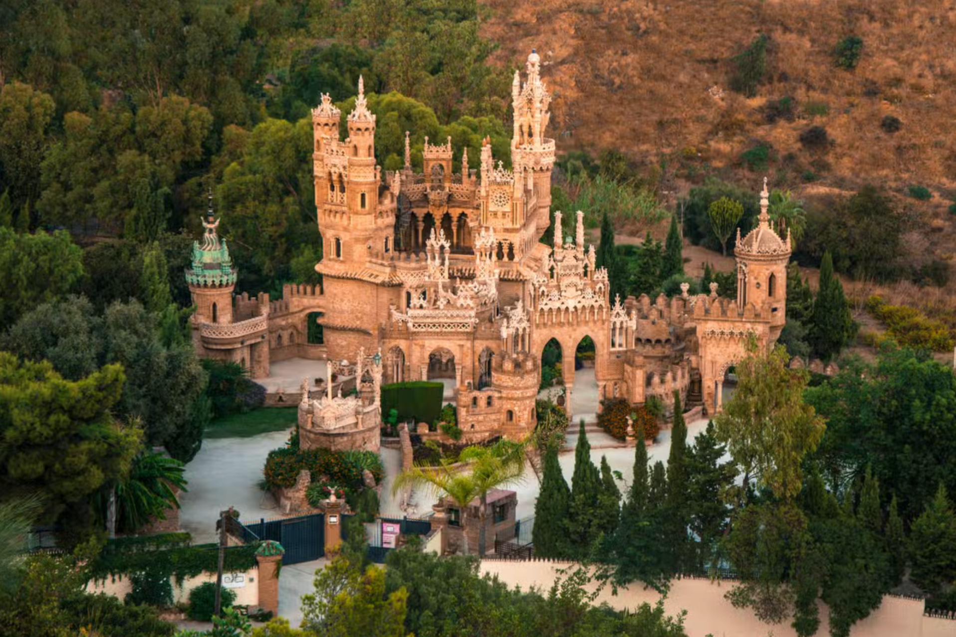 Visita guiada por el castillo de Colomares en Benalmádena, Málaga.