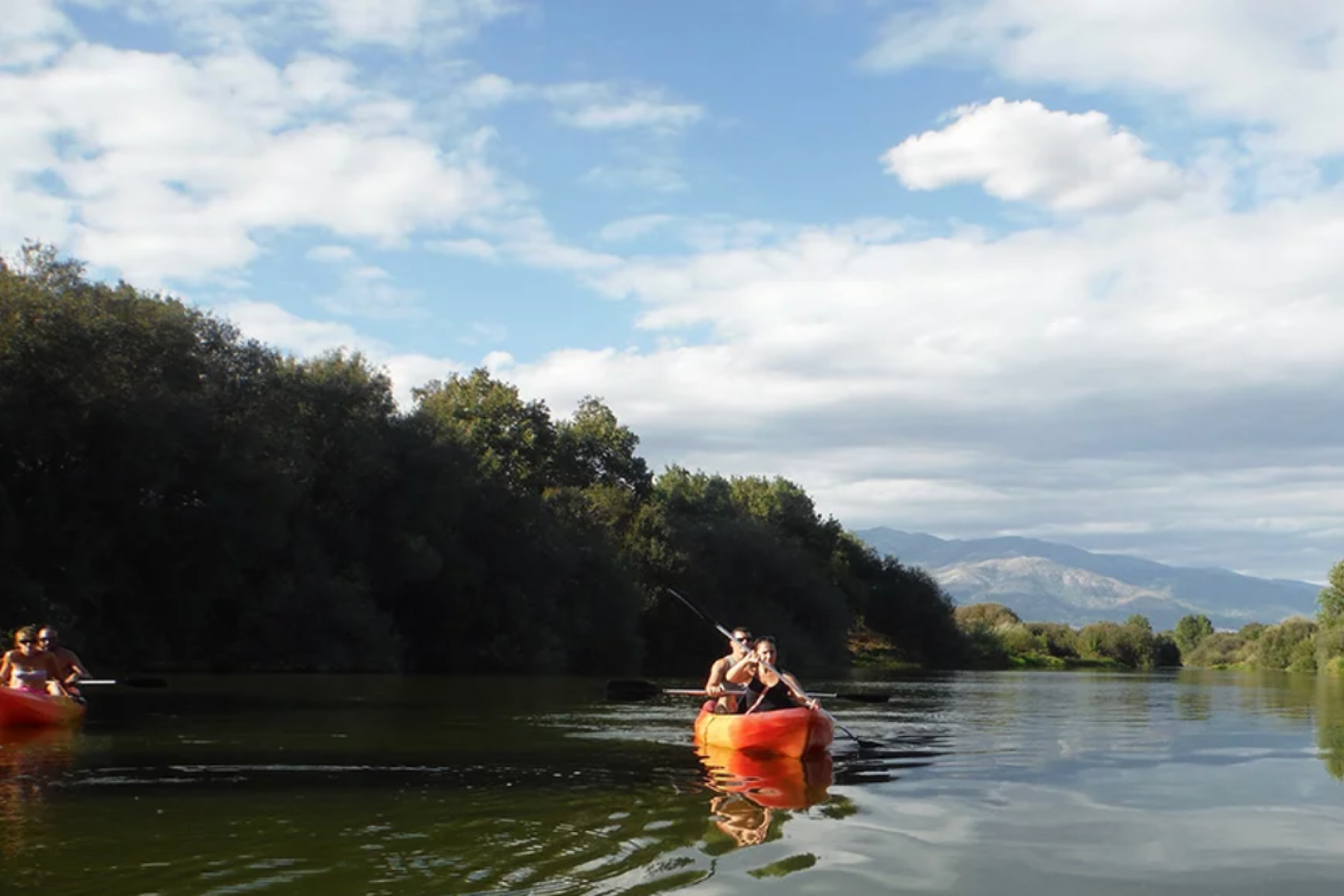 Kayak ida y vuelta por el río Tiétar en Cáceres.