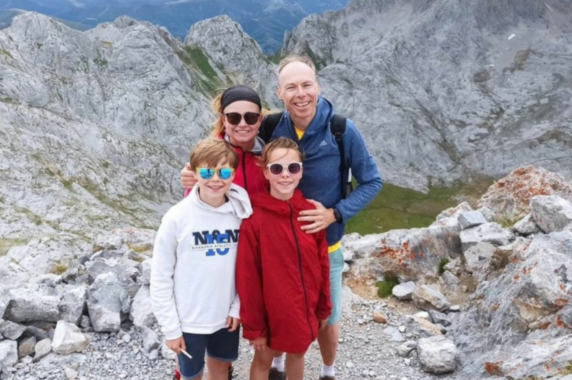 Ruta de Senderismo a La Padiorna en Los Picos de Europa, Cantabria.