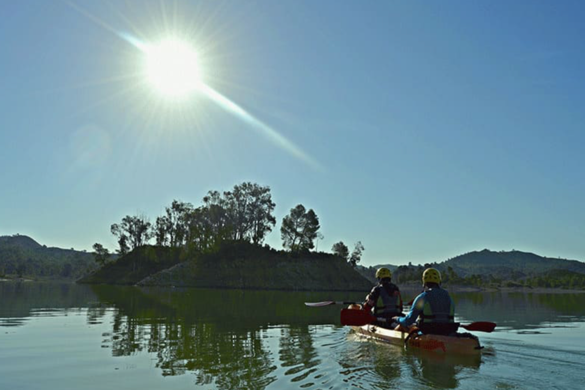 Kayak en el cañón de Almadenes con visita a dos cuevas y reportaje fotogrÔfico.