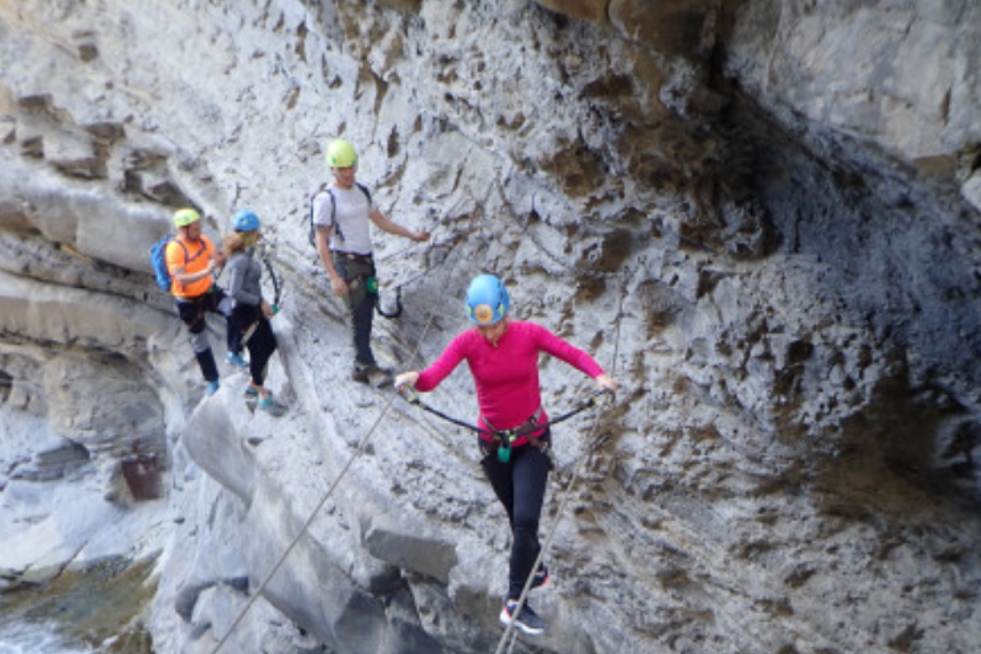 Vía Ferrata Sorrosal de nivel iniciación en Broto, Huesca.