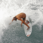 Clase de Surf para adultos en la playa de Somo, Cantabria.