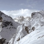 Raquetas de nieve por los lagos de Lloroza en Cantabria.